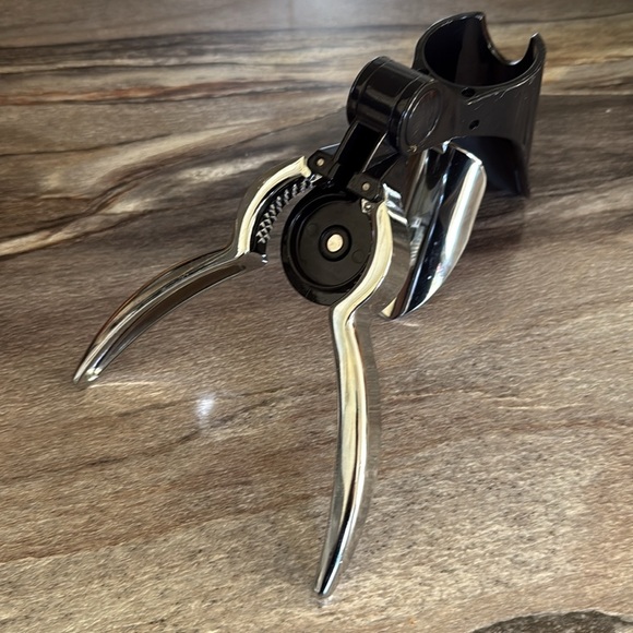 Pampered Chef Champagne 🍾 Opener - Picture 6 of 7